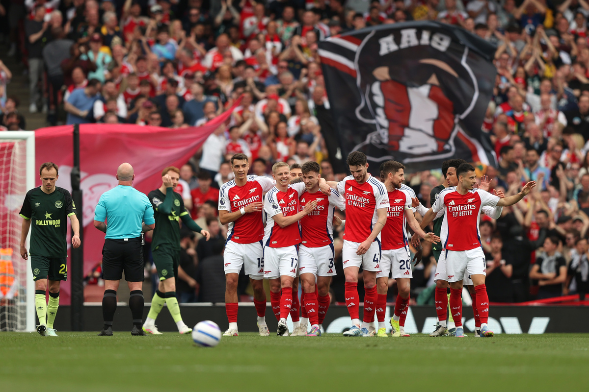 英超前瞻：曼联状态回暖期待连胜，西汉姆联进攻核心停赛（英超展望：曼联回勇冲击连胜，西汉姆进攻核心停赛缺阵）