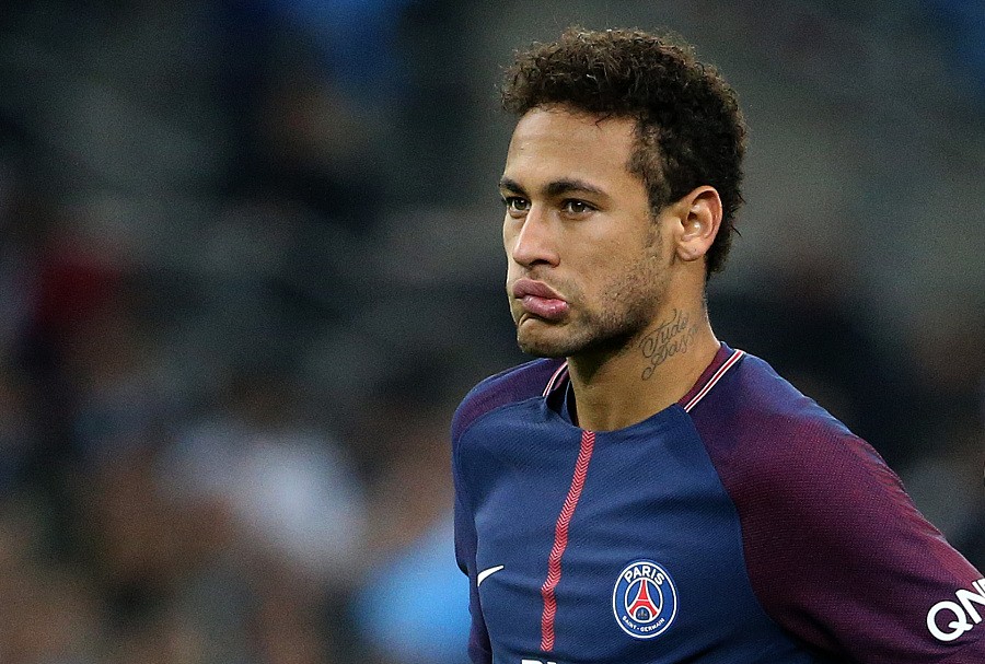 莱万西甲生涯进74球，同期单一联赛进球数仅次于哈兰德和凯恩（莱万西甲生涯已斩获74球，同期单一联赛进球仅逊哈兰德与凯恩）