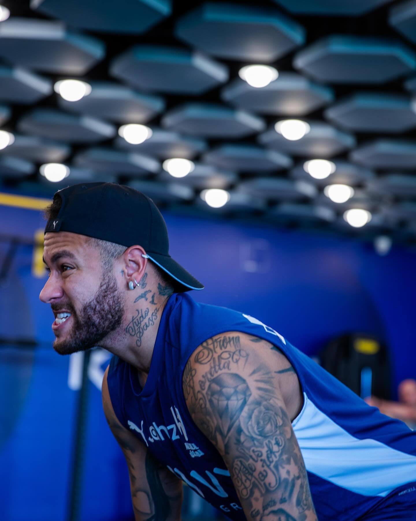 土媒：费内巴切已付穆帅875万欧解约金，不想再付75万欧住宿费（土耳其媒体：费内巴切已向穆里尼奥支付875万欧元解约金，拒再支付75万欧元住宿费）