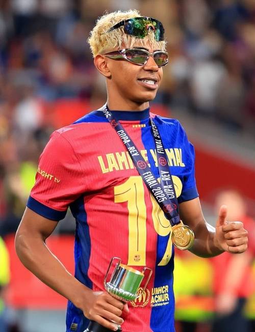 D席：08年欧洲杯没人看好我们，阿拉贡内斯给了每个人信心（D席忆08欧杯：外界不看好，阿拉贡内斯让全队重拾信心）