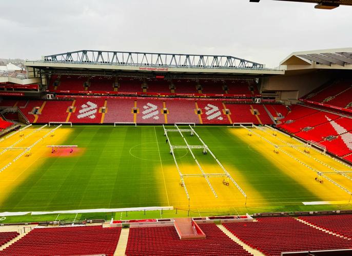 环足奖2025年最佳中场投票：贝林厄姆居首，佩德里位居次席（2025环足奖最佳中场票选：贝林厄姆领跑，佩德里第二）