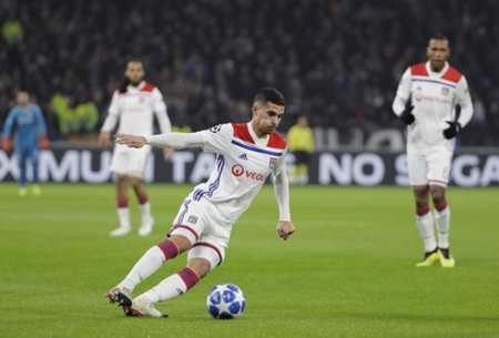 不留情面！东契奇战旧主怒砍35分5篮板11助攻（毫不手软！东契奇对阵旧主轰下35分5篮板11助攻）