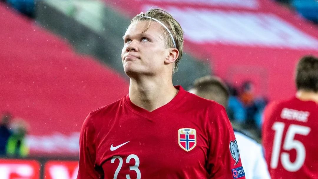 皇马官方：米利唐右腿内收肌受伤；据悉将伤停两周（皇马官宣：米利唐右腿内收肌受伤，据悉缺阵两周）