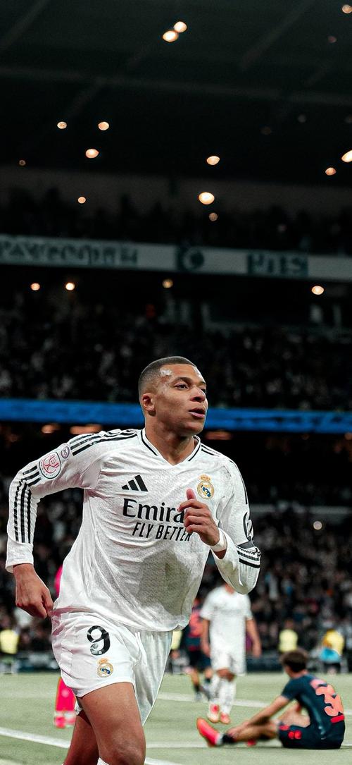 想踢好球，先学会“看”比赛（踢好球的第一课：学会“看”比赛）