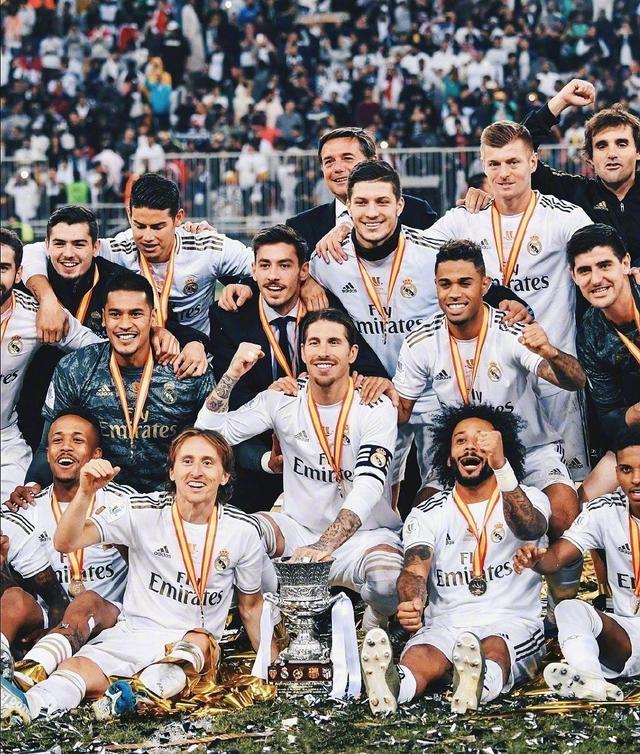 美媒：由于库里缺阵，76人主场最低门票降至8美元（美媒：因库里缺席，76人主场最低票价仅8美元）