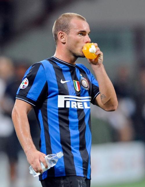 备受关注，伊万卡-特朗普的三个孩子作为梅西等人的球童入场（伊万卡-特朗普三名子女亮相，担任梅西等球星入场球童）