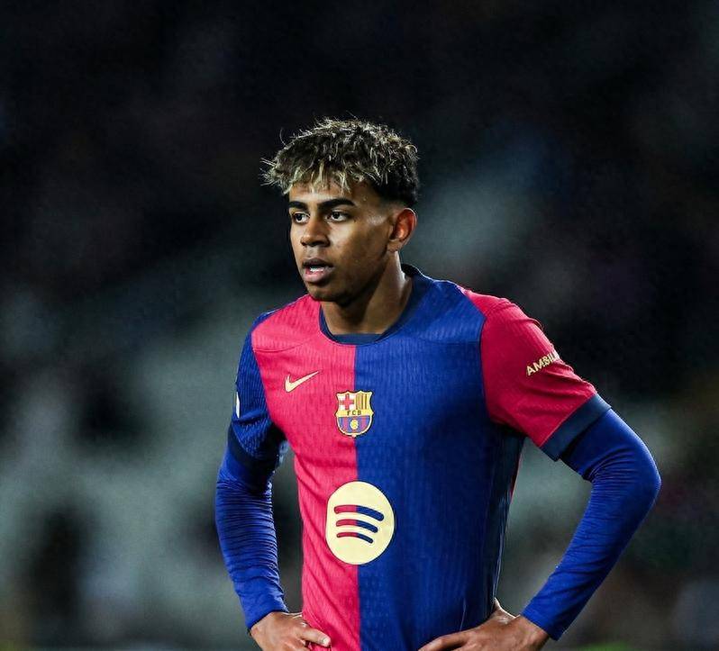 姆巴佩的双响炮让皇马只差一分（姆巴佩梅开二度，皇马仅落后1分）