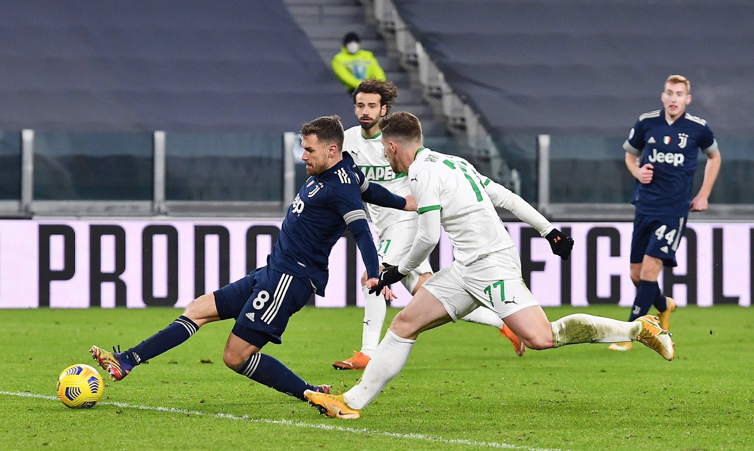 15场22球，切尔西成为欧冠对巴萨进球第三多的球队（切尔西15战攻入22球，欧冠对巴萨进球数排名第三）