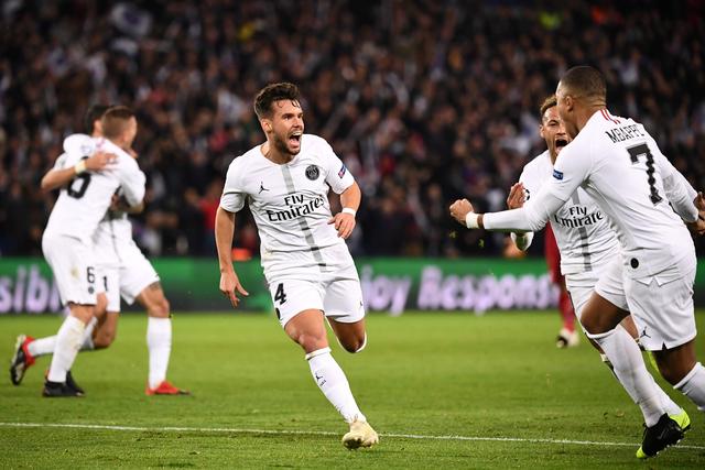 狼队14轮仅积2分排名英超垫底，上赛季曾双杀曼联（从双杀曼联到英超垫底：狼队14轮仅得2分）